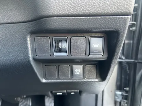 DX67SUU Nissan Qashqai 1.2 DiG-T N-Connecta [Glass Roof Pack] 5dr Thumbnail #22