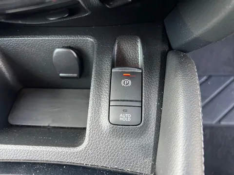 DX67SUU Nissan Qashqai 1.2 DiG-T N-Connecta [Glass Roof Pack] 5dr Thumbnail #23