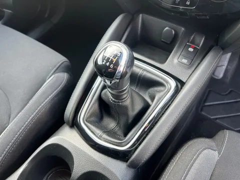 DX67SUU Nissan Qashqai 1.2 DiG-T N-Connecta [Glass Roof Pack] 5dr Thumbnail #26