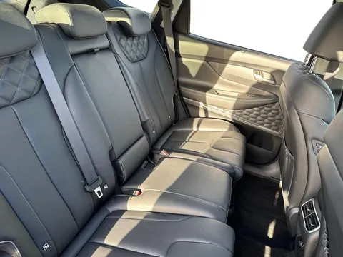 DV23XVA Hyundai Santa Fe 1.6 TGDi Hybrid Ultimate 5dr 4WD Auto Thumbnail #12