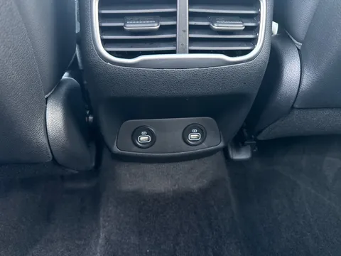 DV23XVA Hyundai Santa Fe 1.6 TGDi Hybrid Ultimate 5dr 4WD Auto Thumbnail #21