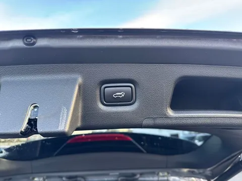 DV23XVA Hyundai Santa Fe 1.6 TGDi Hybrid Ultimate 5dr 4WD Auto Thumbnail #26