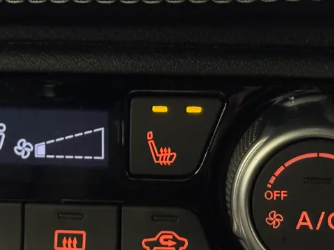 OW73AAK Nissan Juke 1.6 Hybrid Tekna 5dr Auto Thumbnail #29