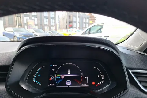 BG72LCO Renault Clio 1.6 E-TECH Hybrid 140 Iconic Edition 5dr Auto Thumbnail #12