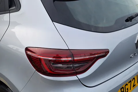 BG72LCO Renault Clio 1.6 E-TECH Hybrid 140 Iconic Edition 5dr Auto Thumbnail #17