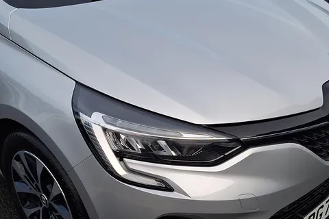 BG72LCO Renault Clio 1.6 E-TECH Hybrid 140 Iconic Edition 5dr Auto Thumbnail #14