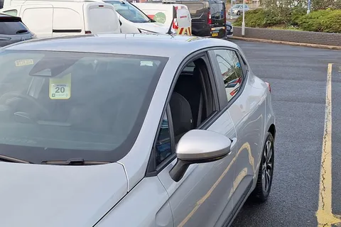 BG72LCO Renault Clio 1.6 E-TECH Hybrid 140 Iconic Edition 5dr Auto Thumbnail #26