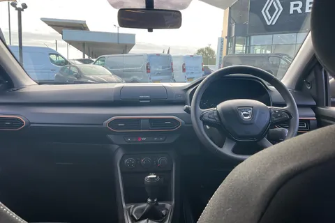 4 of 40 for Dacia Sandero Stepway 1.0 TCe Essential 5dr