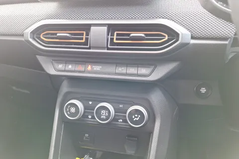 BL23FKH Dacia Sandero Stepway 1.0 TCe Journey 5dr Thumbnail #21