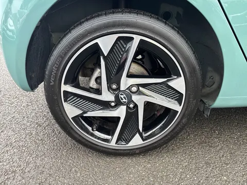 DL73EHG Hyundai i10 1.0 MPi Premium 5dr Auto Thumbnail #17