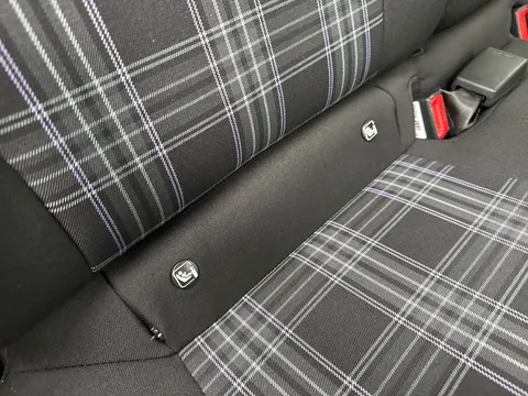 DL73EHG Hyundai i10 1.0 MPi Premium 5dr Auto Thumbnail #20