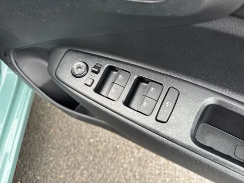 DL73EHG Hyundai i10 1.0 MPi Premium 5dr Auto Thumbnail #22