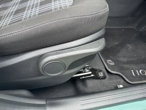 DL73EHG Hyundai i10 1.0 MPi Premium 5dr Auto Thumbnail #33