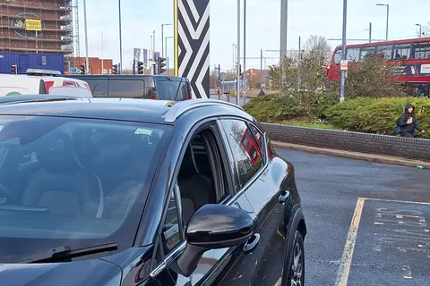 BK22FKF Renault Captur 1.6 E-TECH Hybrid 145 S Edition 5dr Auto Thumbnail #23