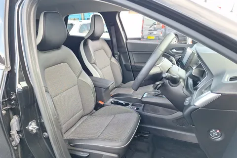 BK22FKF Renault Captur 1.6 E-TECH Hybrid 145 S Edition 5dr Auto Thumbnail #26