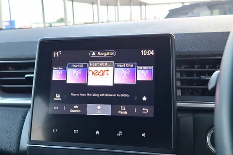 BK22FKF Renault Captur 1.6 E-TECH Hybrid 145 S Edition 5dr Auto Thumbnail #36