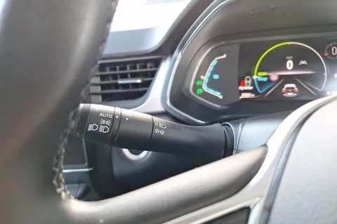 BK22FKF Renault Captur 1.6 E-TECH Hybrid 145 S Edition 5dr Auto Thumbnail #38