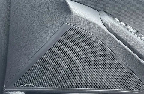 FX69XSV Hyundai Ioniq 1.6 GDi Plug-in Hybrid Premium SE 5dr DCT Thumbnail #17