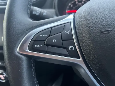 BJ22KWE Dacia Duster 1.3 TCe 130 Prestige 5dr Thumbnail #27