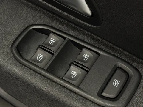 20 of 31 for Dacia Duster 1.0 TCe 100 Bi-Fuel Comfort 5dr