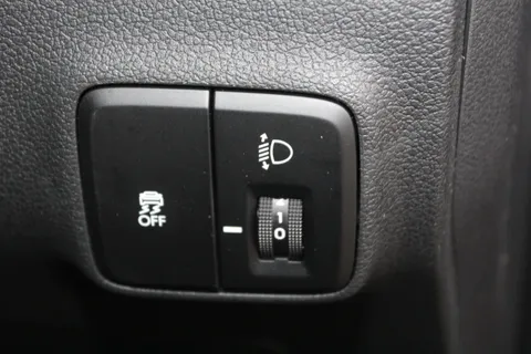 DG75AZV Hyundai i10 1.0 [63] Advance 5dr [Nav] Thumbnail #16