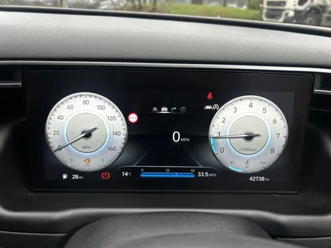 EG21AVJ Hyundai Tucson 1.6 TGDi Premium 5dr 2WD Thumbnail #11