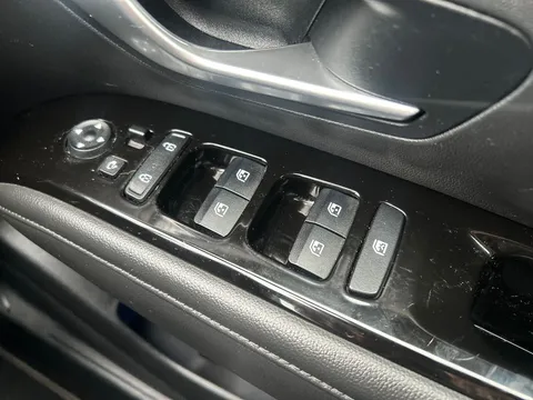 EG21AVJ Hyundai Tucson 1.6 TGDi Premium 5dr 2WD Thumbnail #21