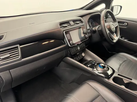 14 of 36 for Nissan LEAF 110kW N-Connecta 39kWh 5dr Auto