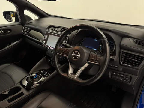 20 of 36 for Nissan LEAF 110kW N-Connecta 39kWh 5dr Auto