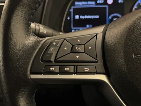 21 of 36 for Nissan LEAF 110kW N-Connecta 39kWh 5dr Auto