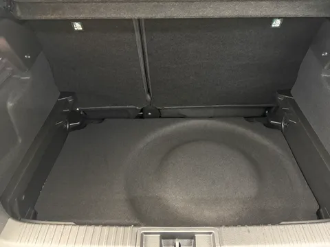 KO25UOP Renault Captur 1.6 E-Tech Full Hybrid 145 Esprit Alpine 5dr Auto Thumbnail #9