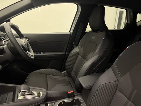 KO25UOP Renault Captur 1.6 E-Tech Full Hybrid 145 Esprit Alpine 5dr Auto Thumbnail #13