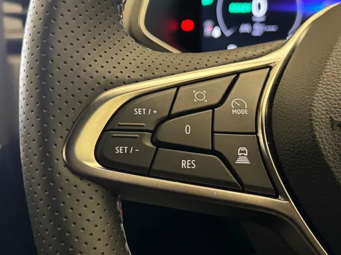 KO25UOP Renault Captur 1.6 E-Tech Full Hybrid 145 Esprit Alpine 5dr Auto Thumbnail #21