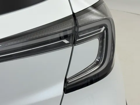 KO25UOP Renault Captur 1.6 E-Tech Full Hybrid 145 Esprit Alpine 5dr Auto Thumbnail #32