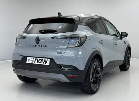 YP75FCY Renault Captur 1.6 E-Tech Full Hybrid 145 Esprit Alpine 5dr Auto Thumbnail #6