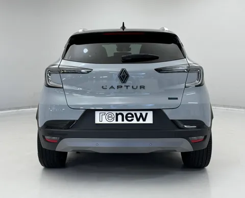 YP75FCY Renault Captur 1.6 E-Tech Full Hybrid 145 Esprit Alpine 5dr Auto Thumbnail #7
