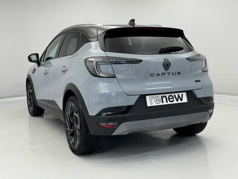 YP75FCY Renault Captur 1.6 E-Tech Full Hybrid 145 Esprit Alpine 5dr Auto Thumbnail #8