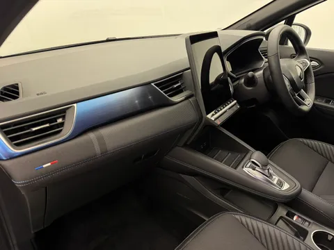 YP75FCY Renault Captur 1.6 E-Tech Full Hybrid 145 Esprit Alpine 5dr Auto Thumbnail #12