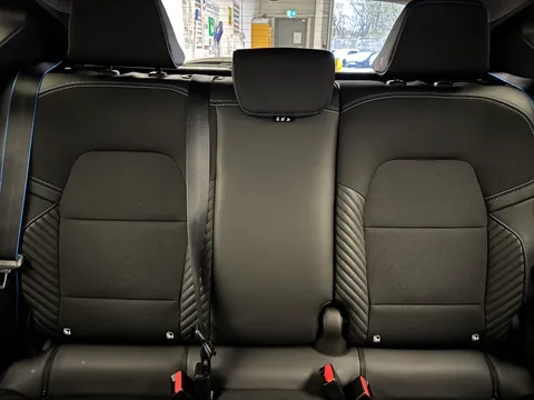 YP75FCY Renault Captur 1.6 E-Tech Full Hybrid 145 Esprit Alpine 5dr Auto Thumbnail #16