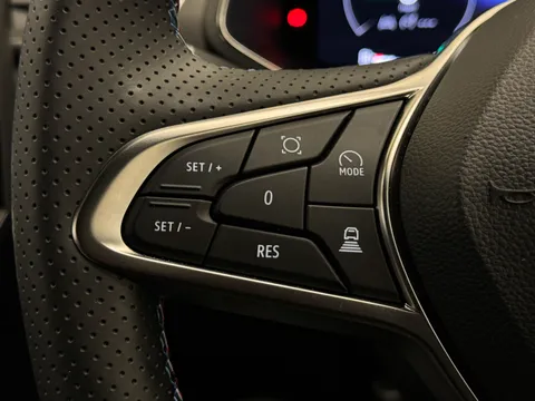 YP75FCY Renault Captur 1.6 E-Tech Full Hybrid 145 Esprit Alpine 5dr Auto Thumbnail #21