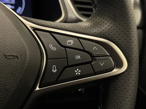 YP75FCY Renault Captur 1.6 E-Tech Full Hybrid 145 Esprit Alpine 5dr Auto Thumbnail #22