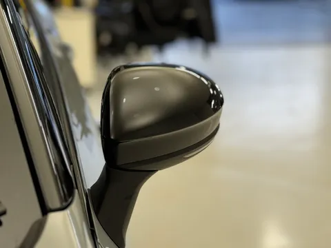 YP75FCY Renault Captur 1.6 E-Tech Full Hybrid 145 Esprit Alpine 5dr Auto Thumbnail #30