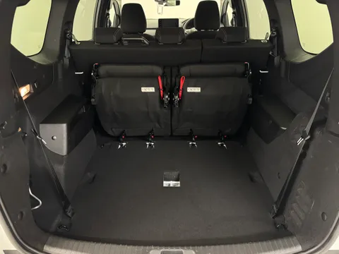 9 of 32 for Dacia Jogger 1.0 TCe Expression 5dr