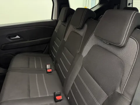 11 of 32 for Dacia Jogger 1.0 TCe Expression 5dr