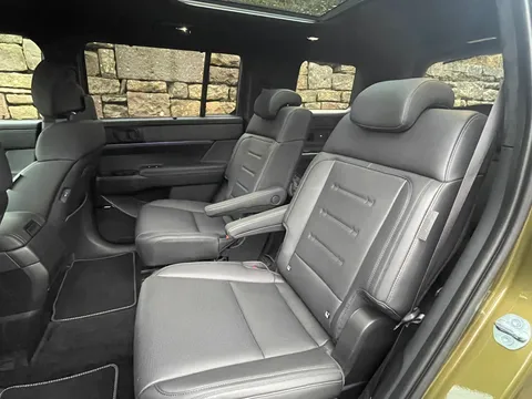 MJ75EKE Hyundai Santa Fe 1.6 TGDi Hybrid Calligraphy 5dr 4WD Auto [6 Seats] Thumbnail #32