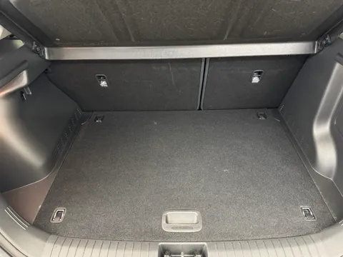 10 of 40 for Hyundai Kona 1.6 GDi Hybrid Premium SE 5dr DCT