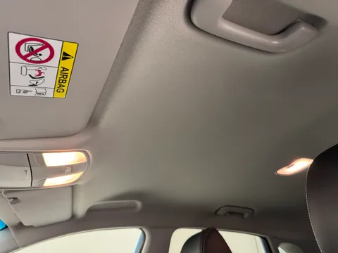 14 of 40 for Hyundai Kona 1.6 GDi Hybrid Premium SE 5dr DCT