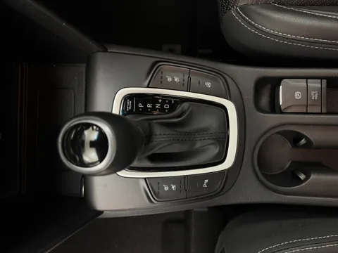 15 of 40 for Hyundai Kona 1.6 GDi Hybrid Premium SE 5dr DCT