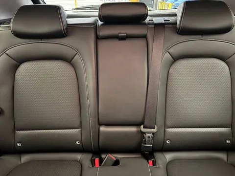 16 of 40 for Hyundai Kona 1.6 GDi Hybrid Premium SE 5dr DCT