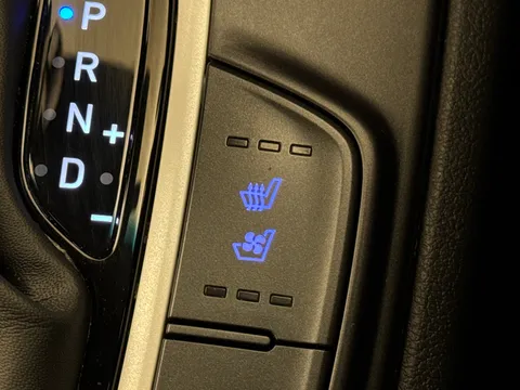 27 of 40 for Hyundai Kona 1.6 GDi Hybrid Premium SE 5dr DCT